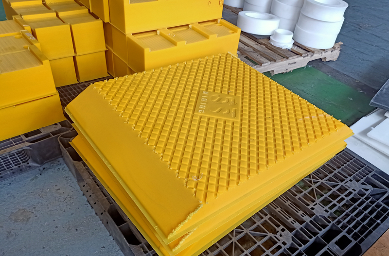 NEW type Crane outrigger pads