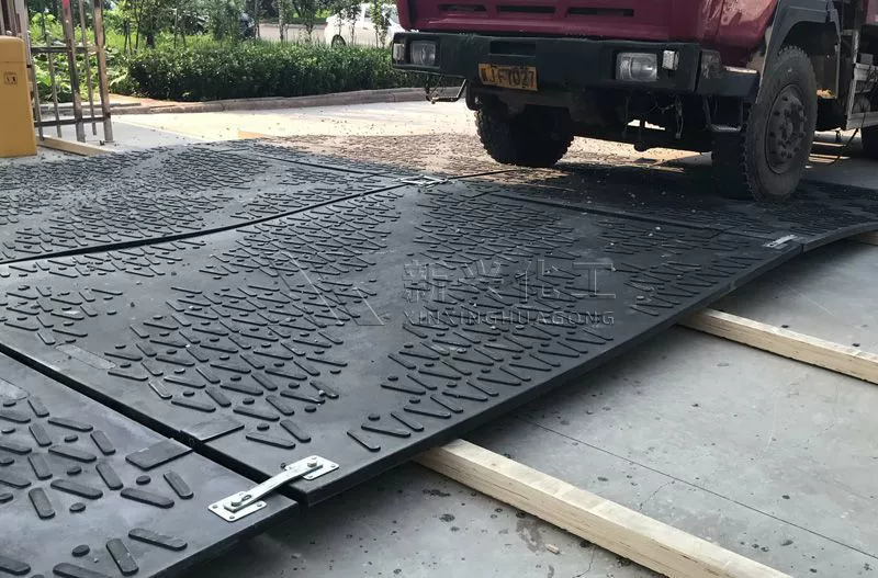 Heavy duty composite mats