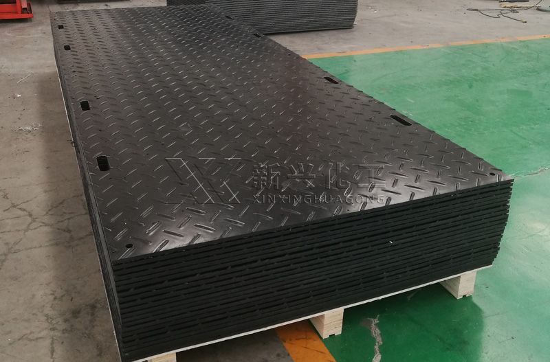 Plastic road mat